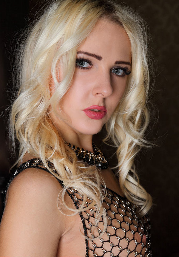 Полина, 24 года, 0 размер груди